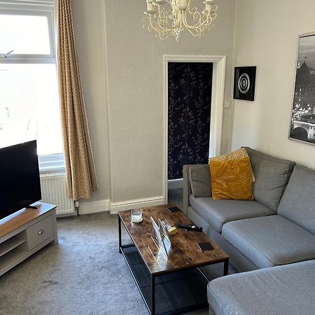 1 Bedroom Spacious Apartment リザム・セント・アンズ エクステリア 写真