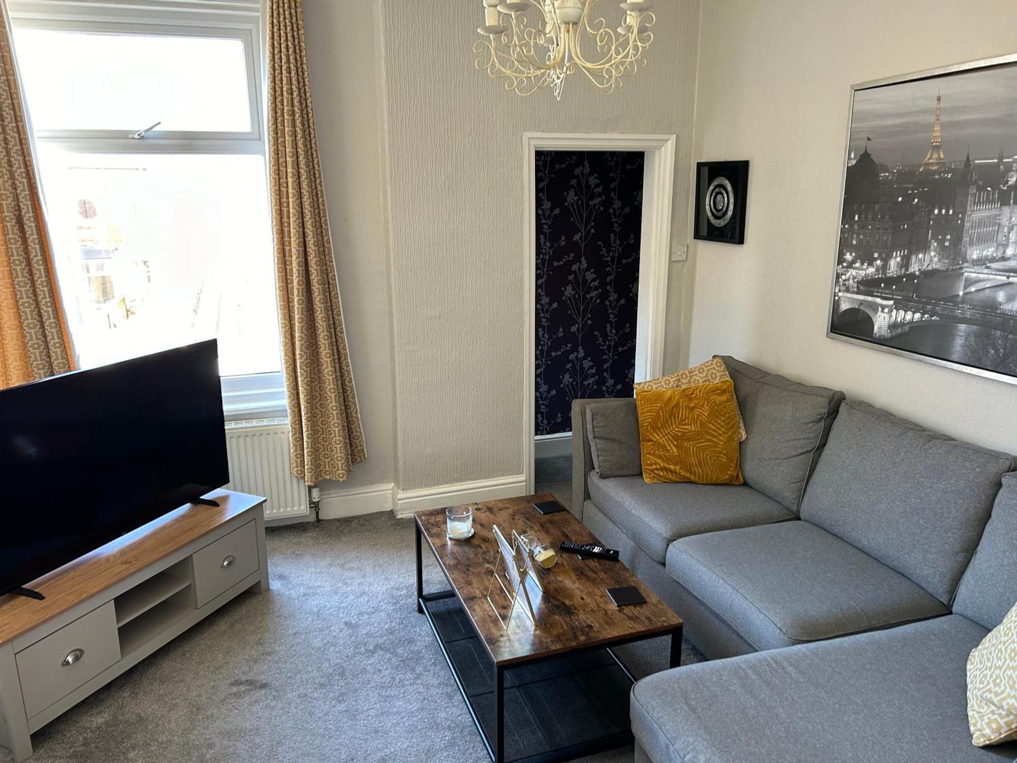 1 Bedroom Spacious Apartment リザム・セント・アンズ エクステリア 写真